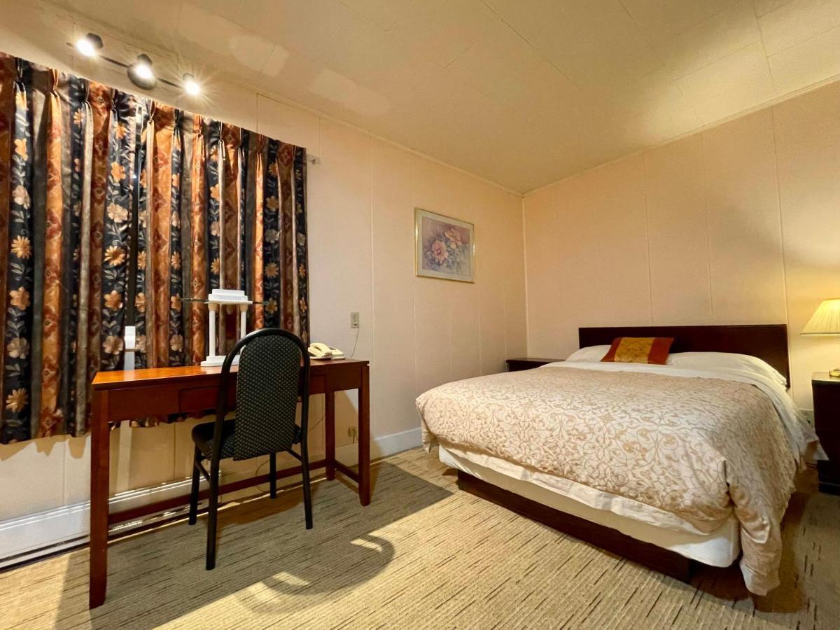 Valhalla Motel 3*